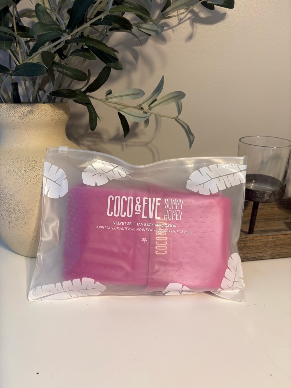 Coco & Eve Sunny Honey Velvet Self Tan Back Applicator - Pink